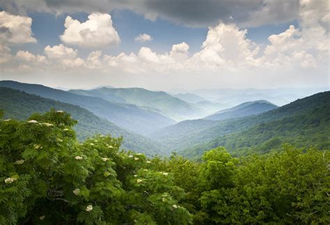 10 of the Best Hikes in Asheville, North Carolina - TravelFreak