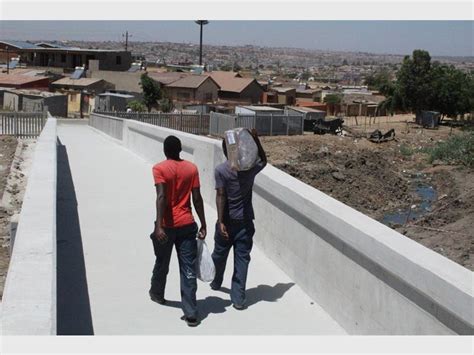 Kaalfontein pedestrian bridge finally open | Kempton Express