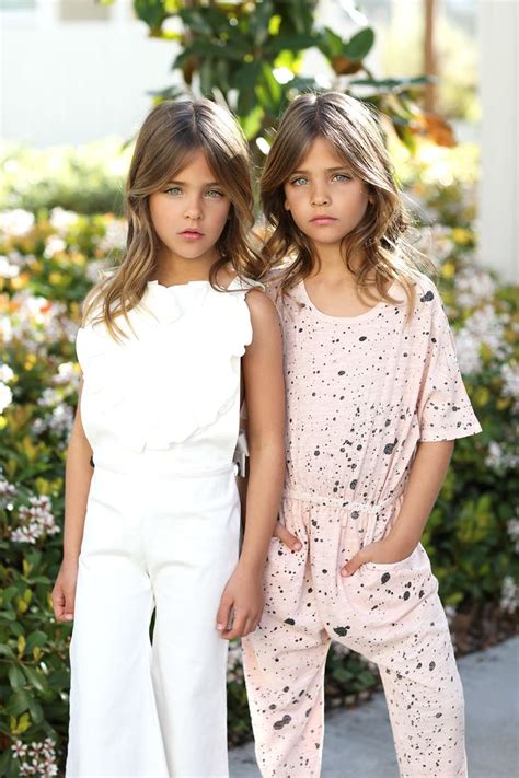 The Clements Twins | Roupas bonitas infantis, Modelos famosos, Roupas iguais