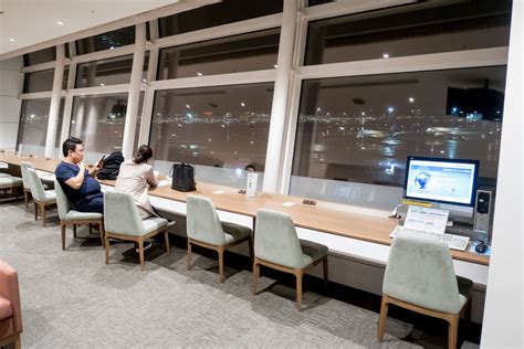 Lounge Review: SKY LOUNGE at Tokyo Haneda Airport