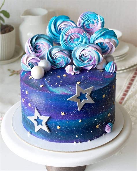 15 Amazing Space Themed Birthday Cake Ideas