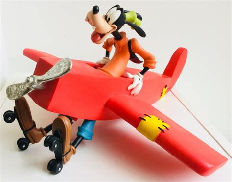 Disney, Walt - Figure - Goofy in plane (1990s) - Catawiki