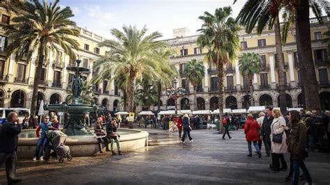 Barcelona: Old Town and Gothic Quarter Walking Tour | GetYourGuide