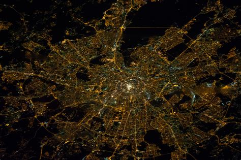 Earth at Night – Spaceflight101 – International Space Station