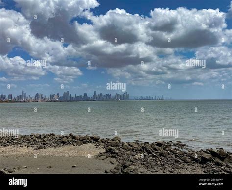 panama City and the canal Stock Photo - Alamy