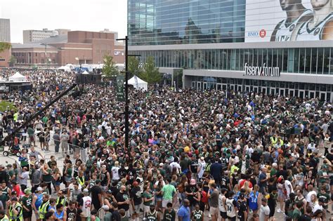 Milwaukee Bucks win NBA championship! See photos from historic night