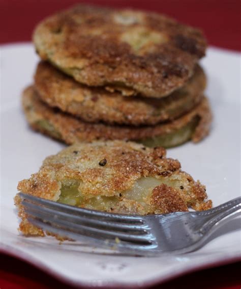 Confections from the Cody Kitchen: Cornmeal Fried Green Tomatoes