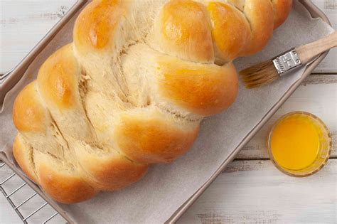 Braided Kolach Yeast Bread Is an Essential Part of Ukrainian Christmas ...