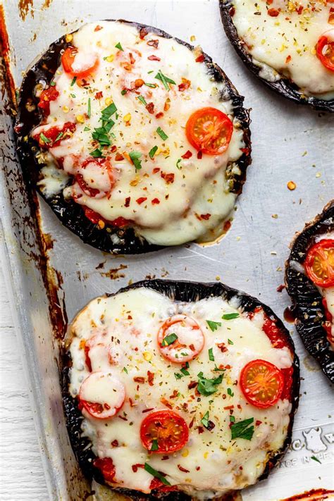 Portobello Mushroom Pizzas {Low Carb Recipe} | FeelGoodFoodie