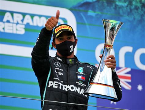 Lewis Hamilton Wins / Lewis Hamilton Equals Michael Schumacher S Record ...