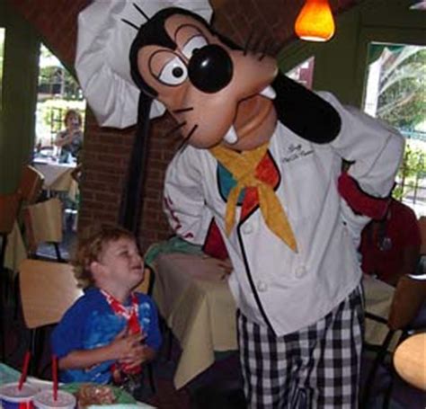 Goofy's Kitchen Character Meal Review (2006)