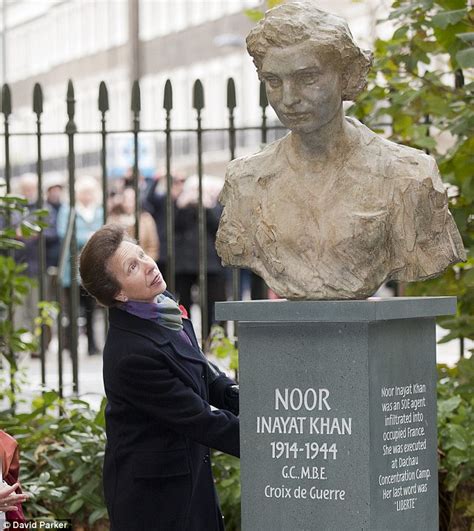 Noor Inayat Khan: Statue unveiled to commemorate Britain's only Muslim ...