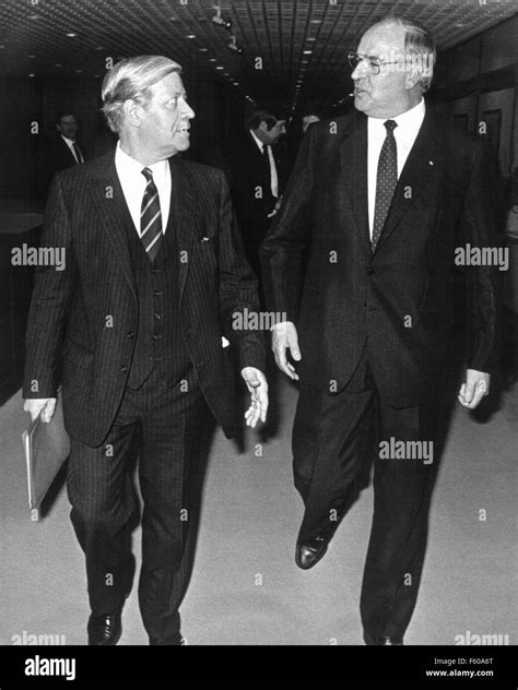 Chancellor Helmut Kohl (R) and his predecessor Helmut Schmidt on the ...