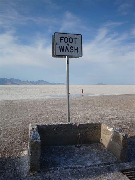 Top-of-the-Arch: BONNEVILLE SALT FLATS (GREAT SALT LAKE DESERT), UTAH