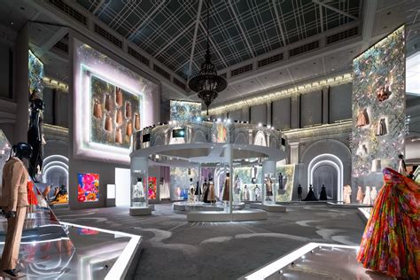 ‘Christian Dior: Designer of Dreams’ Brings Glamour to the Brooklyn ...