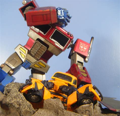 Masterforce UK: Hot Toys Optimus Prime Starscream Edition review