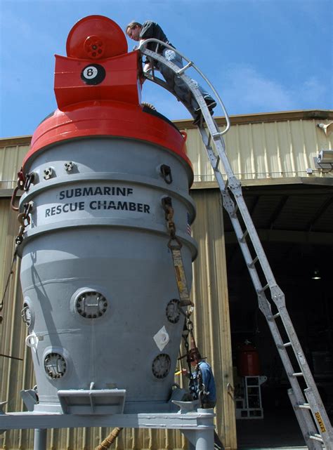 File:Submarine Rescue Chamber-USN.jpg - Wikipedia, the free encyclopedia