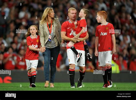 Paul scholes and family hi-res stock photography and images - Alamy