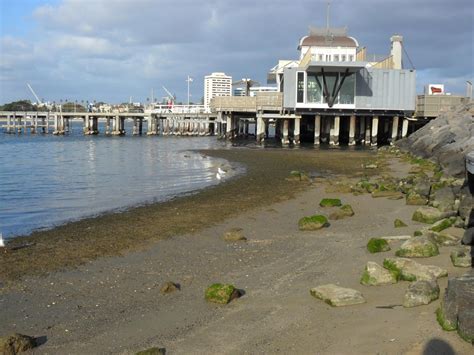 Stay here - Feel far: Melbourne: City & St Kilda Beach