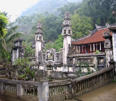 Perfume Pagoda - Hanoi Vietnam Travel - The tourist attractions in Hanoi