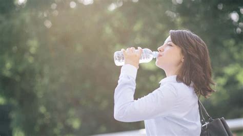 How to Make Homemade Electrolyte Beverage to Prevent Dehydration - Step To Health