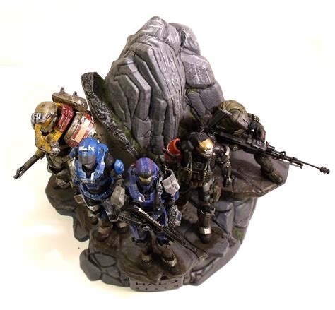 REVIEW: Halo Reach Legendary Edition NOBLE TEAM Statue