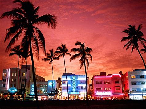 Free HD Images (FIFCU Purchased): Neon Nightlife, South Beach, Miami, Florida