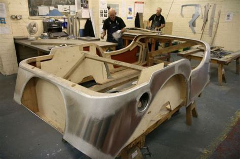 How Morgan Cars Are Made Out of Wood (24 pics) - Izismile.com