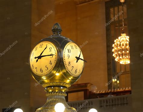 Clock in Grand Central Terminal – Stock Editorial Photo © sepavone #7091681