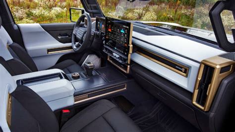 2023 Hummer Interior