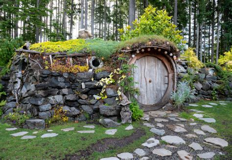 Three Washington State Hobbit Houses and Hobbit Holes to visit.