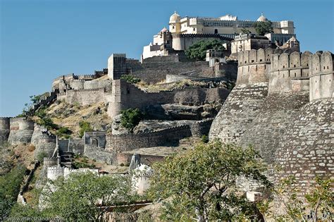 Kumbhalgarh Fort | A view from outside the heavy defensive w… | Flickr