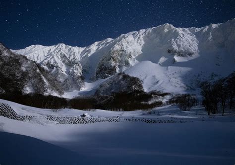 Mountain Photography: Tips for Snowy Landscapes and Ski Adventures