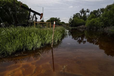 Chevron prepares Kern County oil fields for flooding - Los Angeles Times