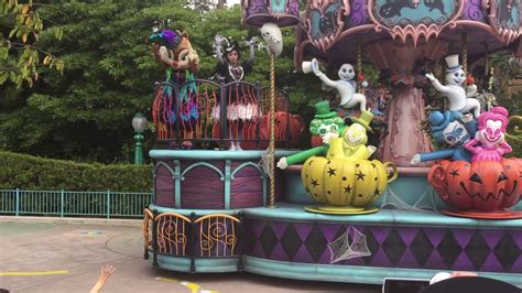 Tokyo Disneyland HALLOWEEN parade Oct 2019 - YouTube