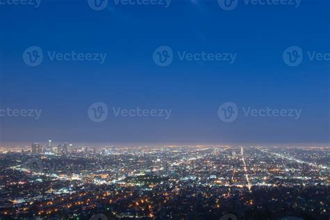 los angeles night view from observatory 20163620 Stock Photo at Vecteezy