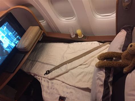 Review: Singapore Airlines First Class 777-300ER Singapore To Dubai ...