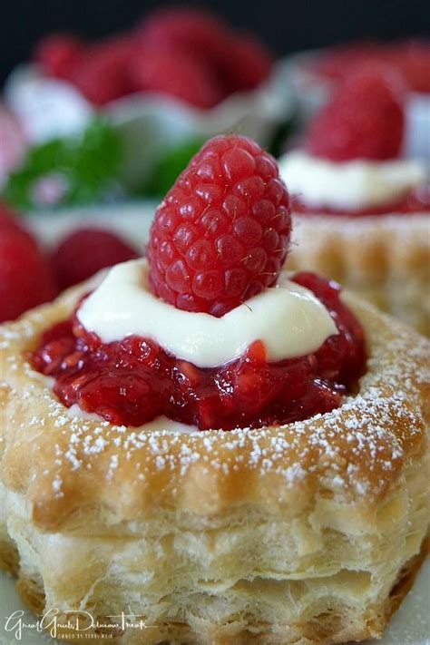 Raspberry Cream Cheese Pastries | Puff pastry desserts, Puff pastry ...