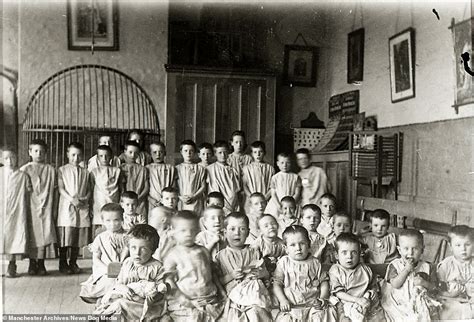 Evocative pictures from 19th century workhouse in Victorian Britain ...