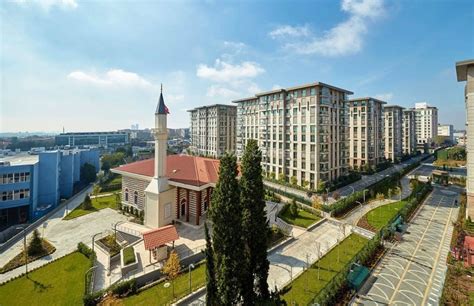 Real Estate in Zeytinburnu with Rich Facilities