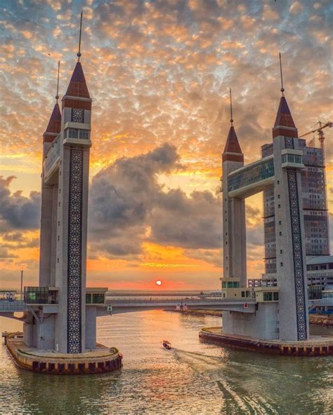 SEA’s First Drawbridge Is In Terengganu And It’s Inspired By London Tower Bridge - KL Foodie