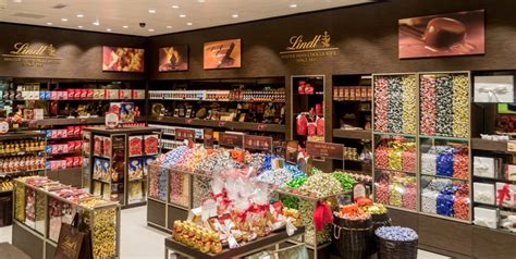 LINDT CHOCOLATE SHOP BIRMINGHAM - Updated September 2024 - Unit 43, Birmingham, West Midlands ...