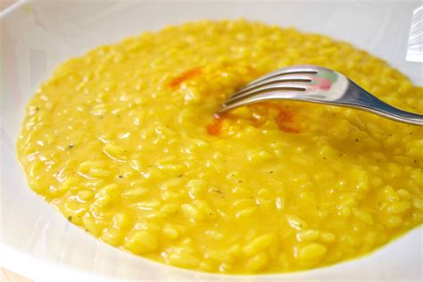 Risotto alla Milanese - Risotto with Saffron | foodcraftz.com