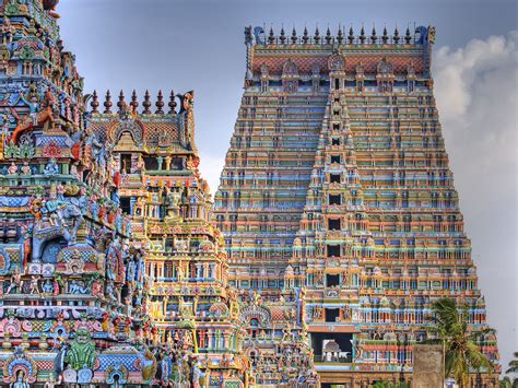 Srirangam temple - the largest functioning temple in the world