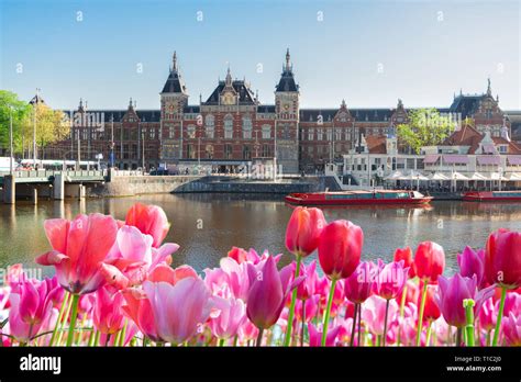 cityscape of Amsterdam at night Stock Photo - Alamy