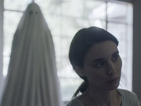 ‘A Ghost Story’ Uses the Supernatural To Examine Grief and Isolation