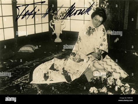 Italian soprano Toti Dal Monte in Madame Butterfly, 1940s Stock Photo ...