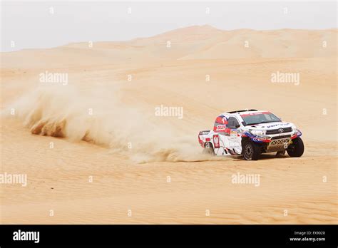 Desert rally car hi-res stock photography and images - Alamy