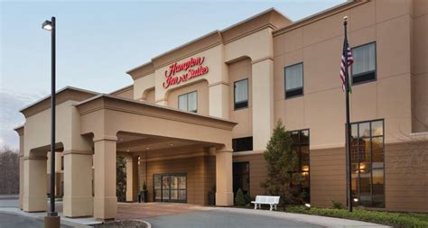 Hampton Inn Hotel in Mahwah NJ Near Woodbury Commons