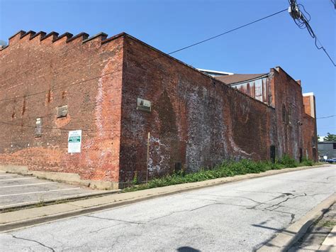 Does anyone know anything about this building? - located on Head St ...